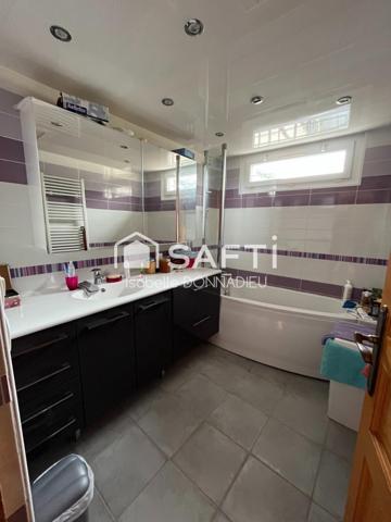 180 M2 A VOTRE DISPOSITION