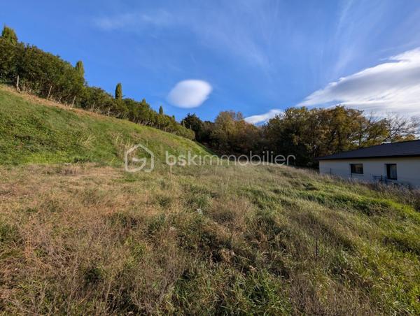 Terrain de 767 m²