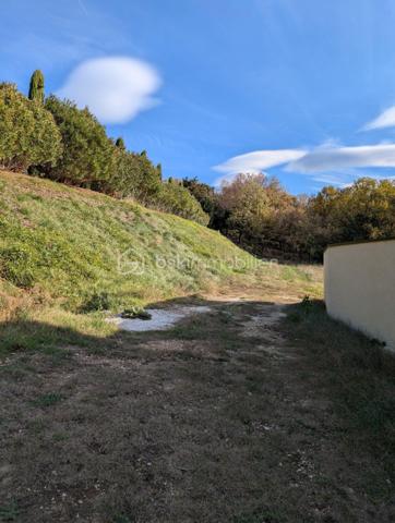 Terrain de 767 m²