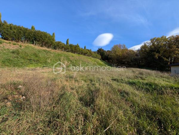Terrain de 767 m²