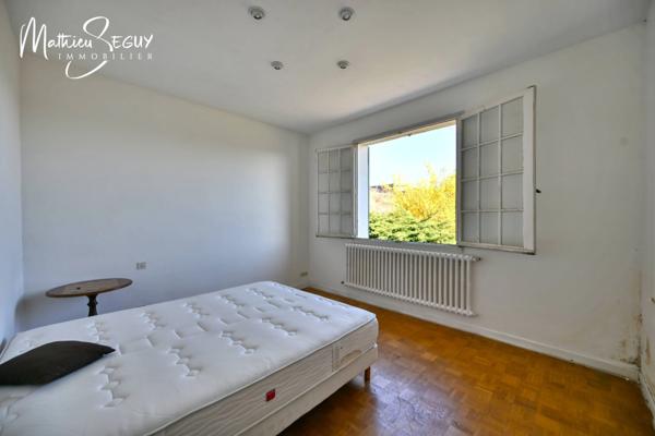 MORNANT LES PLATIERES - Maison de 185 m² en zone Ui avec potentiel de local artisanal