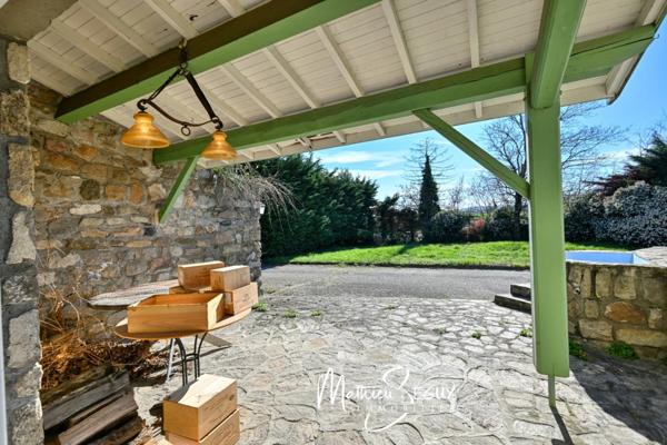 MORNANT LES PLATIERES - Maison de 185 m² en zone Ui avec potentiel de local artisanal