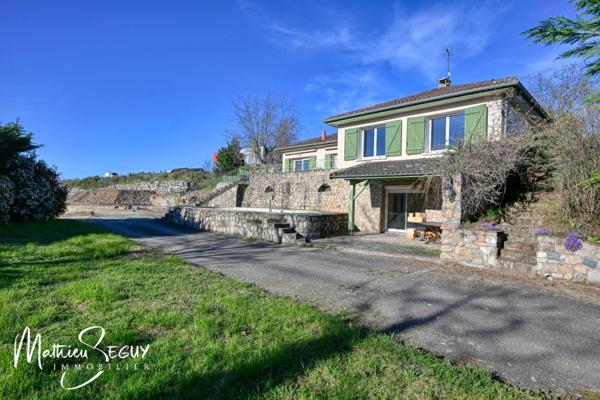 MORNANT LES PLATIERES - Maison de 185 m² en zone Ui avec potentiel de local artisanal