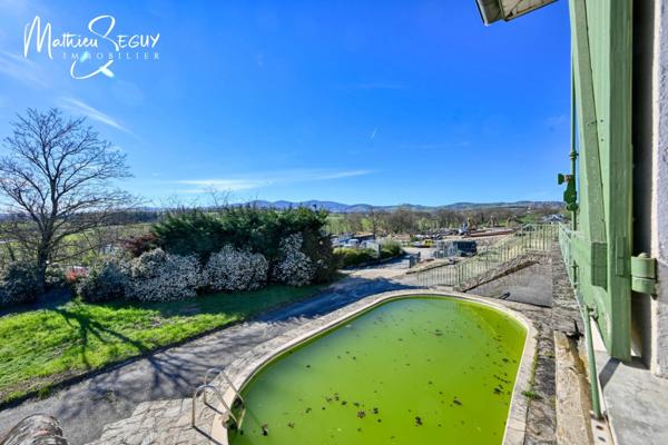 MORNANT LES PLATIERES - Maison de 185 m² en zone Ui avec potentiel de local artisanal