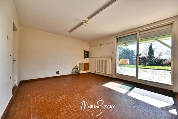 MORNANT LES PLATIERES - Maison de 185 m² en zone Ui avec potentiel de local artisanal