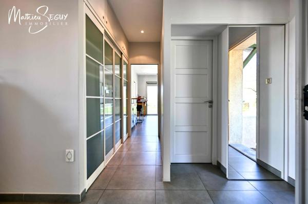 MORNANT LES PLATIERES - Maison de 185 m² en zone Ui avec potentiel de local artisanal