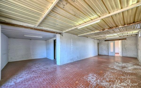 MORNANT LES PLATIERES - Maison de 185 m² en zone Ui avec potentiel de local artisanal