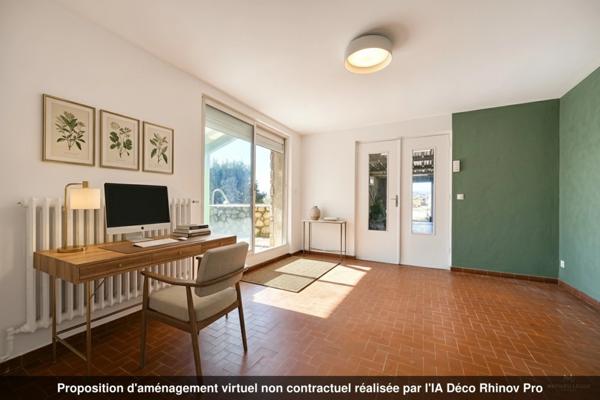 MORNANT LES PLATIERES - Maison de 185 m² en zone Ui avec potentiel de local artisanal