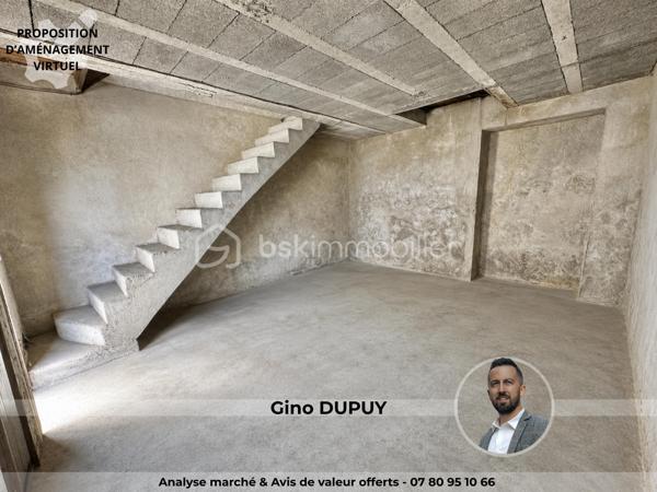 BELLE OPPORTUNITÉ ! EMPLACEMENT RARE

Bâtiment à rénover – Environ 53 m² – Kerfeunteun

QUIMPER – Quartier recherché de Kerfeunteun.

À découvrir, bâtiment en pierre d'environ 53 m² répartis sur trois niveaux, offrant un fort potentiel après rénovation.

Le rez-de-chaussée se compose d'un espace garage, un escalier béton permet d'accéder au premier étage bénéficiant d'une dalle béton et d'une fenêtre apportant de la luminosité naturelle.

Le second niveau est accessible par un escalier bois et dispose d'un plancher bois ainsi que de deux lucarnes en toiture.

L'ensemble nécessite d'importants travaux de rénovation : reprise de la couverture (présence de fuites), contrôle et traitement parasitaire de la charpente et des murs, rénovation générale et aménagement selon votre projet.

Caractéristiques principales :

Bâtiment en pierre
Environ 53 m² répartis sur 3 niveaux
Garage en rez-de-chaussée
Dalle béton au premier étage
Deux lucarnes en toiture
Compteur électrique présent
Absence d'arrivée d'eau
Absence d'évacuation
Non raccordé au tout-à-l'égout
Gros travaux à prévoir

Ce bien est particulièrement adapté à un projet de stockage, d'atelier ou à un investissement nécessitant une réhabilitation complète.

Tout changement de destination ou projet autre que le stockage devra faire l'objet des autorisations administratives nécessaires. Les acquéreurs sont invités à se rapprocher des services d'urbanisme compétents afin de vérifier la faisabilité de leur projet.

Une opportunité rare pour investisseurs, marchands de biens, artisans ou porteurs de projets à la recherche d'un bâtiment à fort potentiel dans un secteur recherché de Quimper.


- - - Visite uniquement sur rendez-vous - - -

Contact Exclusif :

Gino Dupuy – BSK Immobilier
Votre Conseiller Immobilier sur Quimper et le Finistère Sud.
Avis de valeur OFFERT dans tout le Finistère Sud.

_________________________________________________

VENTE IMMOBILIÈRE – QUIMPER & Alentours
Échangeons sur votre projet, sans engagement, pour définir la meilleure stratégie de vente.

APPORTEURS D'AFFAIRES
Vous connaissez quelqu'un qui souhaite vendre ou acheter ?
Un simple message suffit pour initier un contact, je m'occupe du reste. Rémunération attractive.

COLLABORATION INTERCABINET
Discutons volontiers d'un partage de mandat ou d'un acheteur en recherche.

_________________________________________________

Honoraires charge vendeur : aucun frais d'agence supplémentaires pour vous.
Le prix affiché est votre prix final hors frais de notaire.
