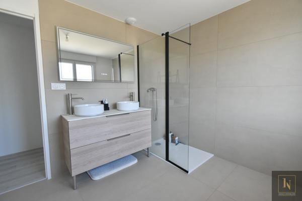 Maison
                                                                                                                                                                                                                                                                                                                        5 pièce(s)                                                                                                                                                                                                          3 chambre(s)                                                                                                                                                                                                          116  m²