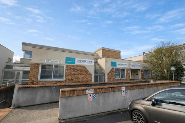 MURS COMMERCIAUX - CABINET MEDICAL