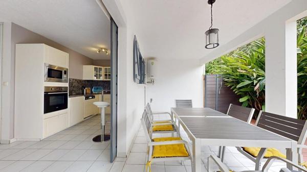 Bel appartement avec un grand jardin, plage a pied