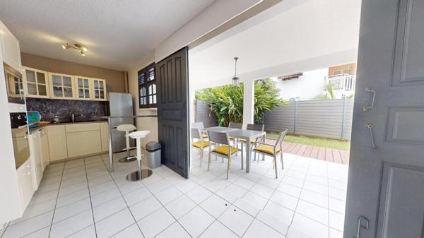 Bel appartement avec un grand jardin, plage a pied