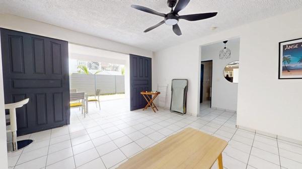 Bel appartement avec un grand jardin, plage a pied