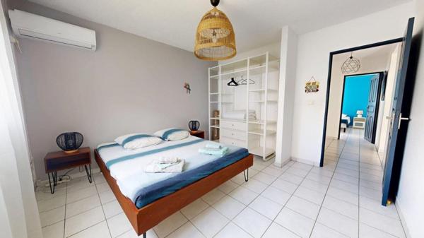 Bel appartement avec un grand jardin, plage a pied