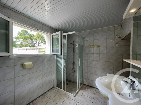 Maison à vendre  6 pièces - 106 m 2   LA TRANCHE SUR MER  - 85