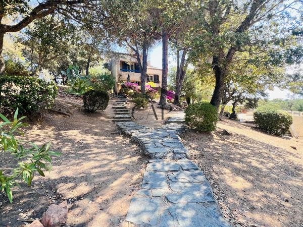 Lecci (20137) Villa T4 avec vue mer à 250 m de la plage + Garage - Domaine de Cala Rossa