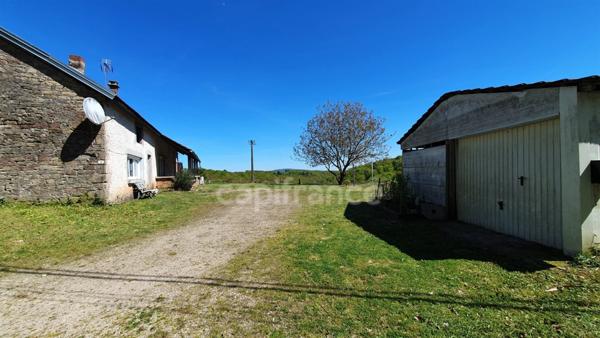 Maison à vendre CHAMPAGNEY (70) sur un terrain de 15604m²