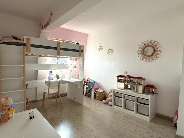 MAISON DE 140 M² AVEC 3 CH + 1 BUREAU + EXTÉRIEUR + PARKING Halluin (59250)