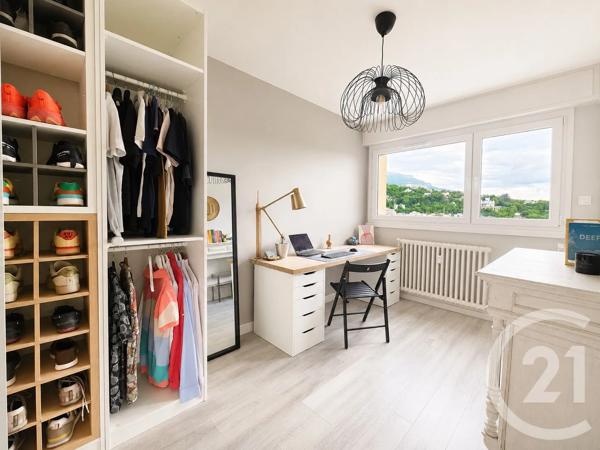 Appartement T4 à vendre  4 pièces - 75,45 m 2   AIX LES BAINS  - 73