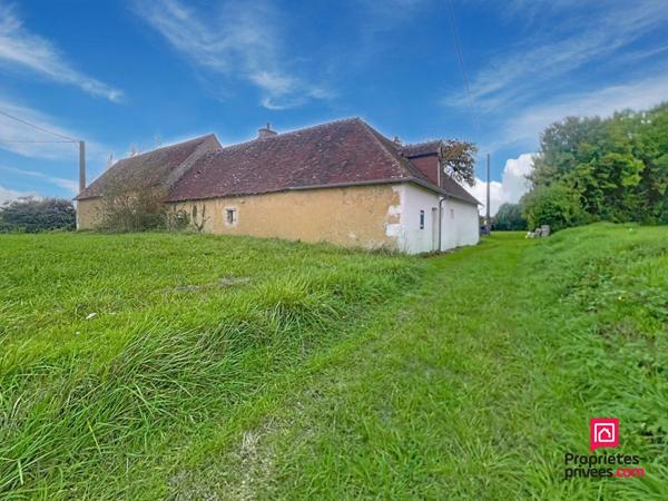 Secteur Bellême, ancienne ferme de 180 m2 à renover avec 2000 m2 de terrain