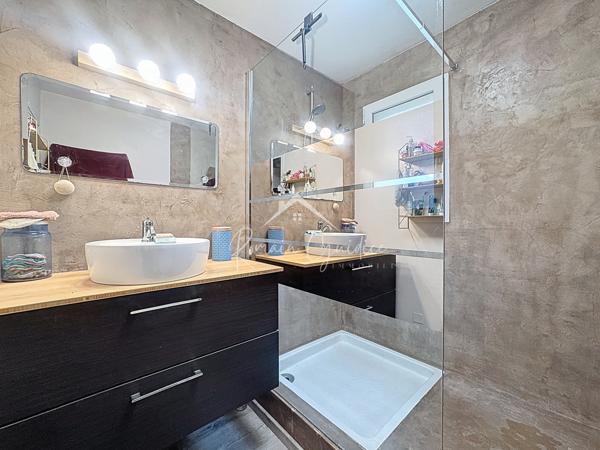 Millau (12100) MAISON F7 150 M2 SUR TERRAIN DE 460 M2