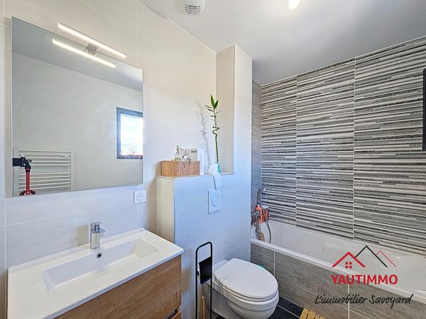 Gaillard (74240) Maison construite en 2025 – 104 m² avec piscine, garage et jardin à Gaillard