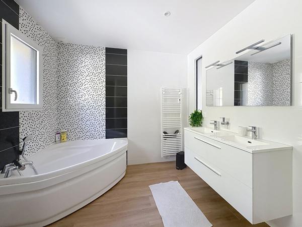 Biens de prestige à vendre Challans : 489 900 € - AJP Immobilier Challans