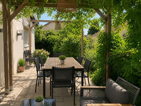 À découvrir sans tarder : charmante maison atypique de plain-pied ? 185 m² ? Les Auxons