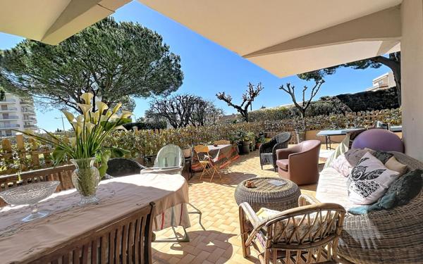 Appartement à vendre    2 pièces • 50 m2 Antibes