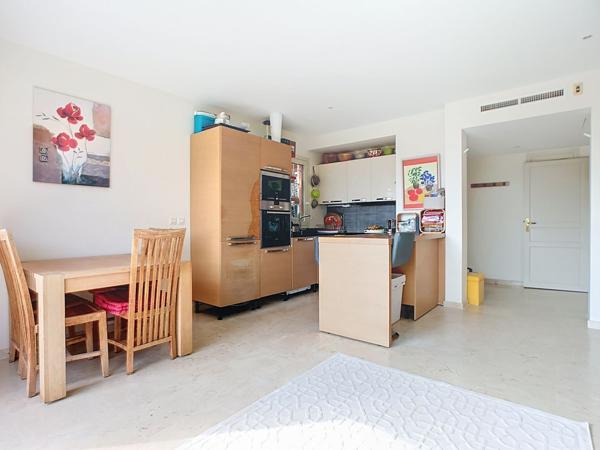 TOIT TERRASSE: appartement de 3 pièces à THEOULE SUR MER !