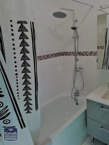 Appartement à louer 3 pièces 56.59m² Arras (62000)