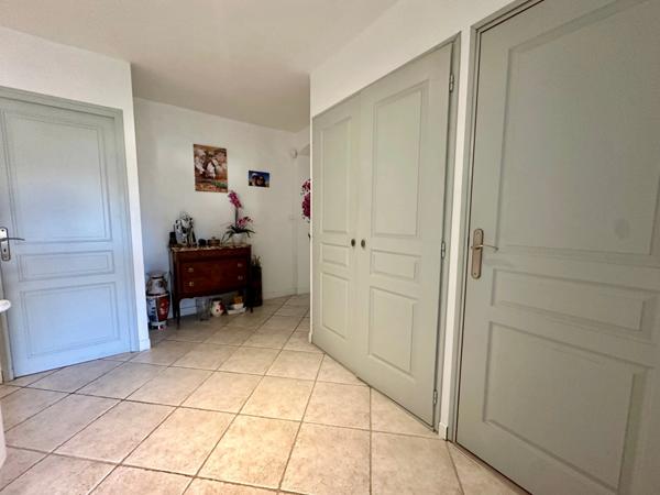 AIX EN PROVENCE - Lambesc - Maison de plein-pied 149m2