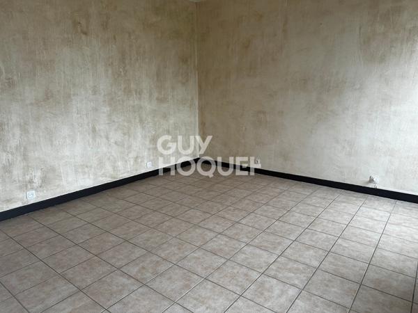 Appartement centre ville T 3 cour commune