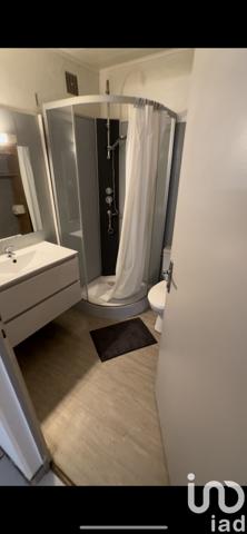 Building for sale 238 m² La Couronne