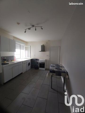 Building for sale 238 m² La Couronne