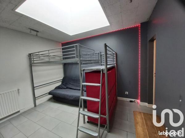 Building for sale 238 m² La Couronne