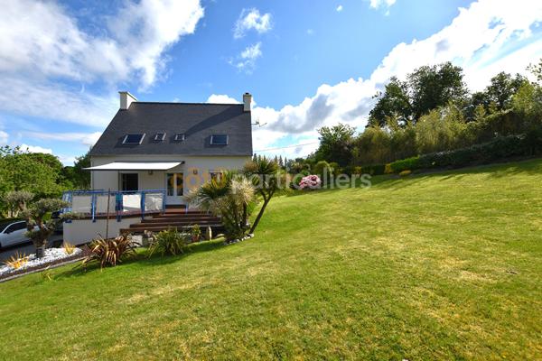 Vente
                Maison121 m² - 6 Pièces -
                    GUIPAVAS (29490)