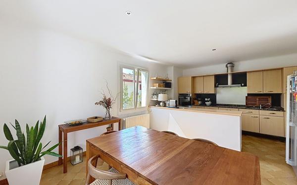 Maison à vendre    6 pièces •  Bayonne