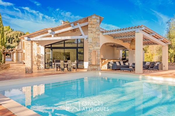 Ancienne bergerie en pierre rénovée, piscine d’exception