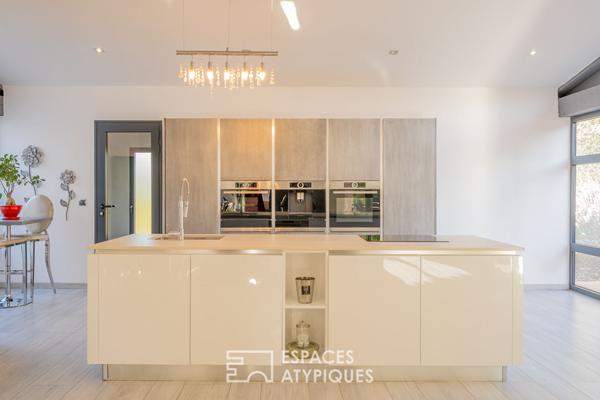 Ancienne bergerie en pierre rénovée, piscine d’exception