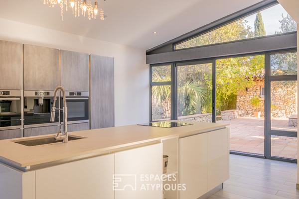 Ancienne bergerie en pierre rénovée, piscine d’exception