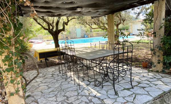 Cuers (83390) maison 6 pièces 272 m2