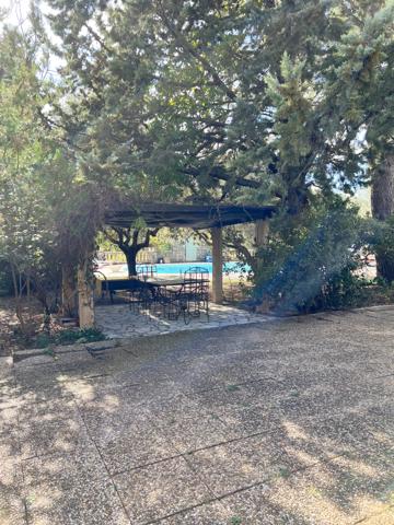 Cuers (83390) maison 6 pièces 272 m2