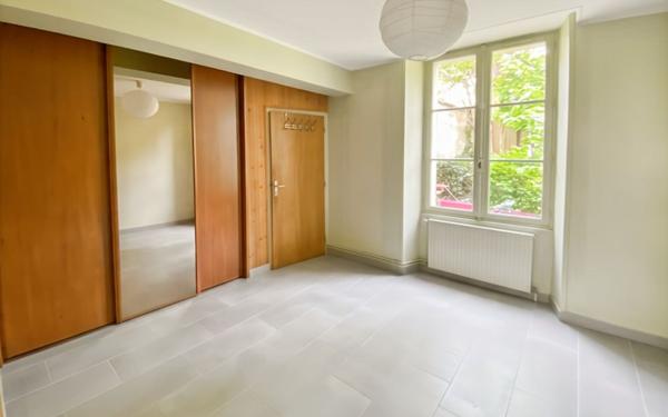 Appartement à vendre    2 pièces • 31,63 m2 Versailles