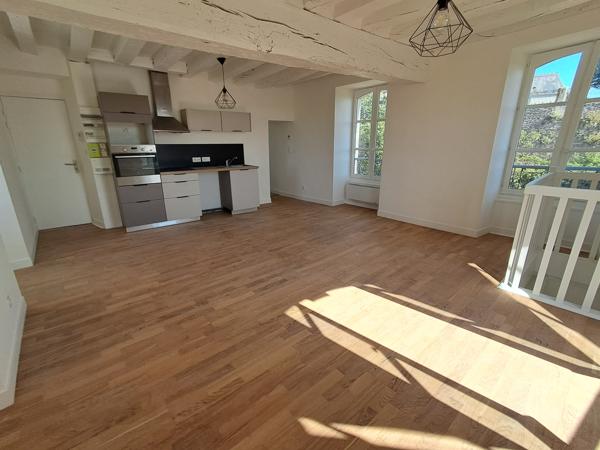Appartement
                                                                                                                                                                                                                                                                                                                        3 pièce(s)                                                                                                                                                                                                          2 chambre(s)                                                                                                                                                                                                          80  m²