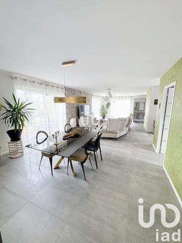 Maison à vendre 6 pièces 146 m² Saint-Michel-de-Volangis