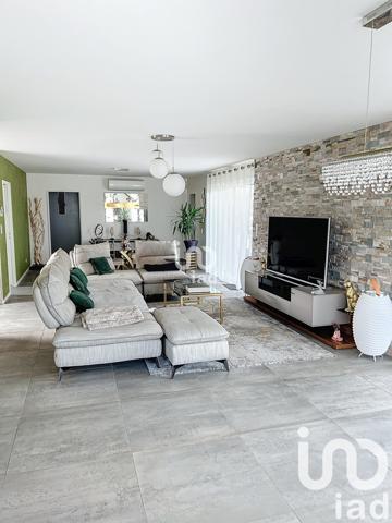 Maison à vendre 6 pièces 146 m² Saint-Michel-de-Volangis