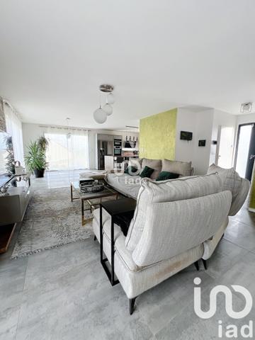 Maison à vendre 6 pièces 146 m² Saint-Michel-de-Volangis