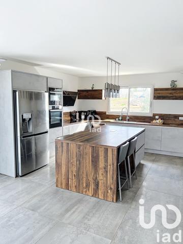 Maison à vendre 6 pièces 146 m² Saint-Michel-de-Volangis